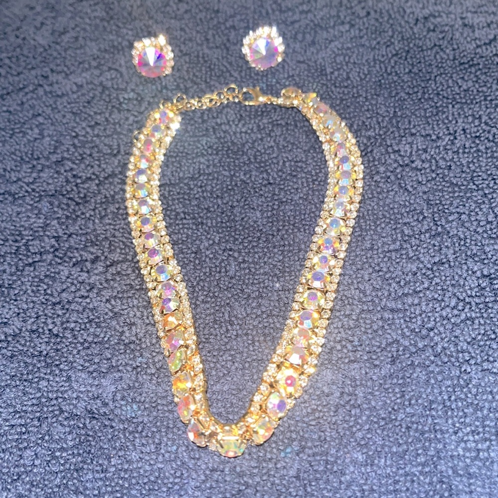 Necklace and earrings set
